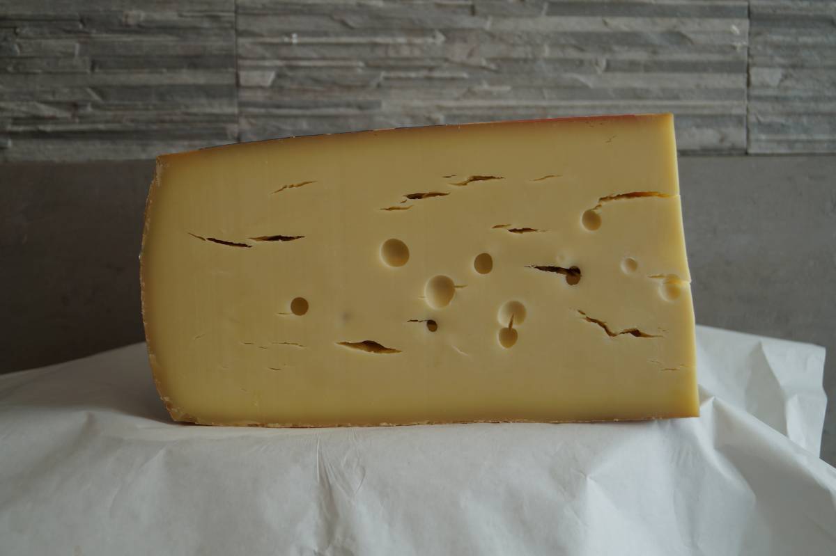 Vente de fromages locaux, artisanaux, AOP en Franche-Comté : Comté, Gruyère Montbéliard
